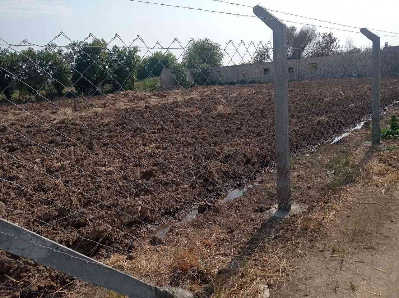 يوجد لدينا دونمين للبيع بسعر مناسب قضاء المدائن منطقة زراعية وتوجد قربها شاليهات سياحية يعني منطقة جداً راقية على قرار 117 للاتصال ***********
