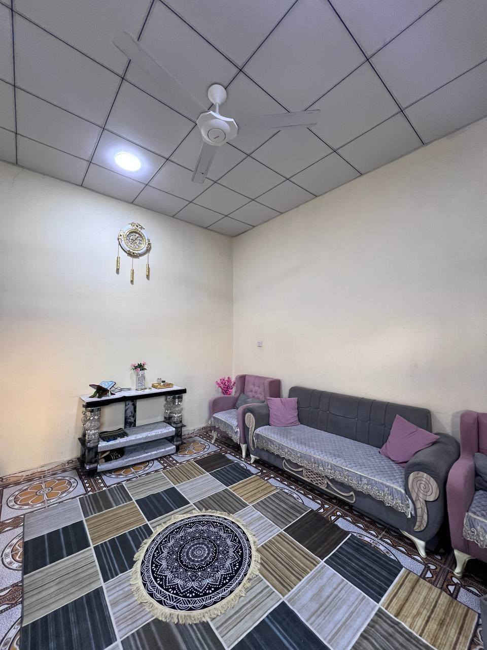 #بيت_رخيص_جدا_لايفوتك
#المساحة :: 100م ركن على شارعين تبليط
#السعر :: 58 وبي مجال بسيط 
ثالث بيت عن شارع العوجة السايدين الرئيسي
#طابو صرف زراعي عراقي نموذج 25
#يحتوي :: غرفتين منام صالة صحيات داخلية وخارجية
استقبال طارمة درج خارجي ومطبخ ومنور .
إبي الخصيب - العوجة .
بيع مستعجل واقع البيت والموقع أجمل من الصور
#للأستفسار :: متوفر واتساب فقط 
***********
