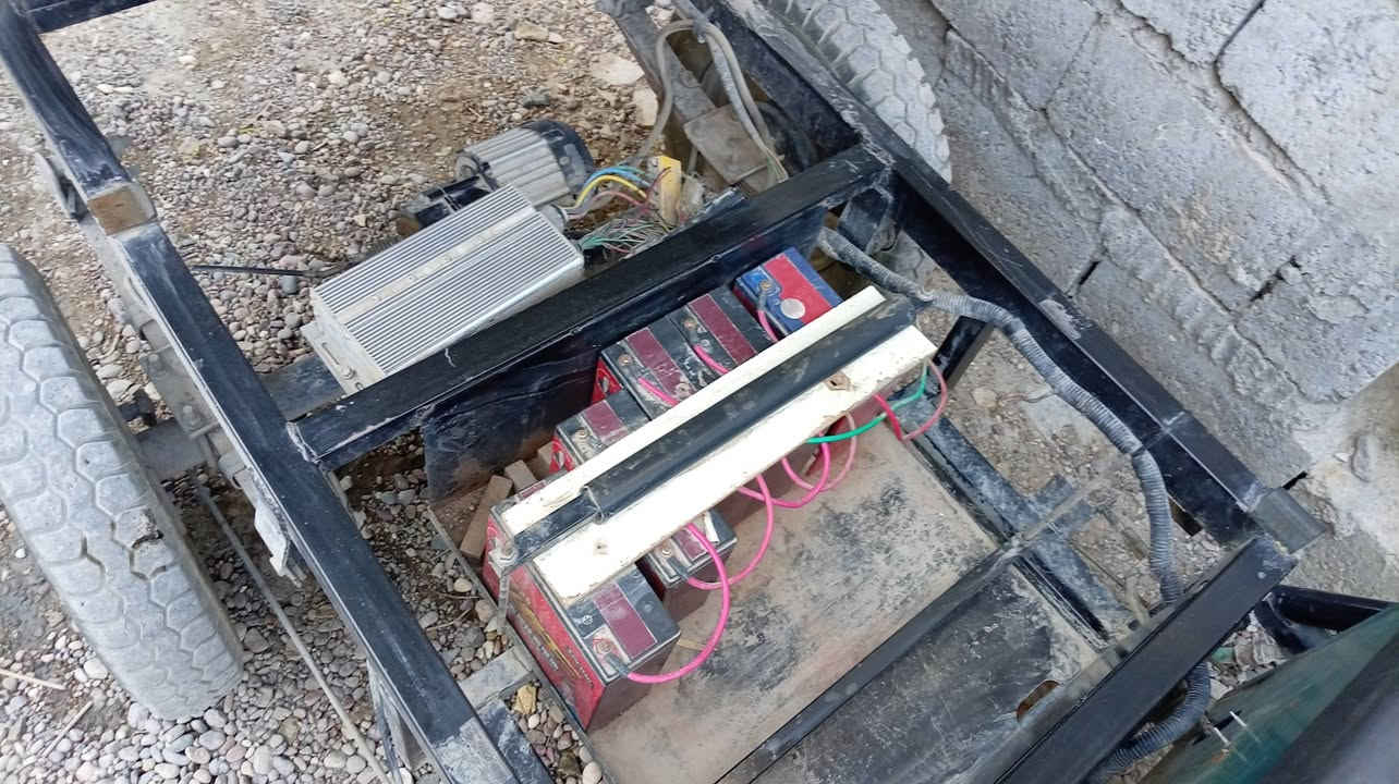 ستوته شحن دايوان موديل 24 الحجم الكبير  5بطاريات بيها نقص بسيط العنوان جزيره بغداد سياحيه السعر 850 بيها مجال قليل  ***********
