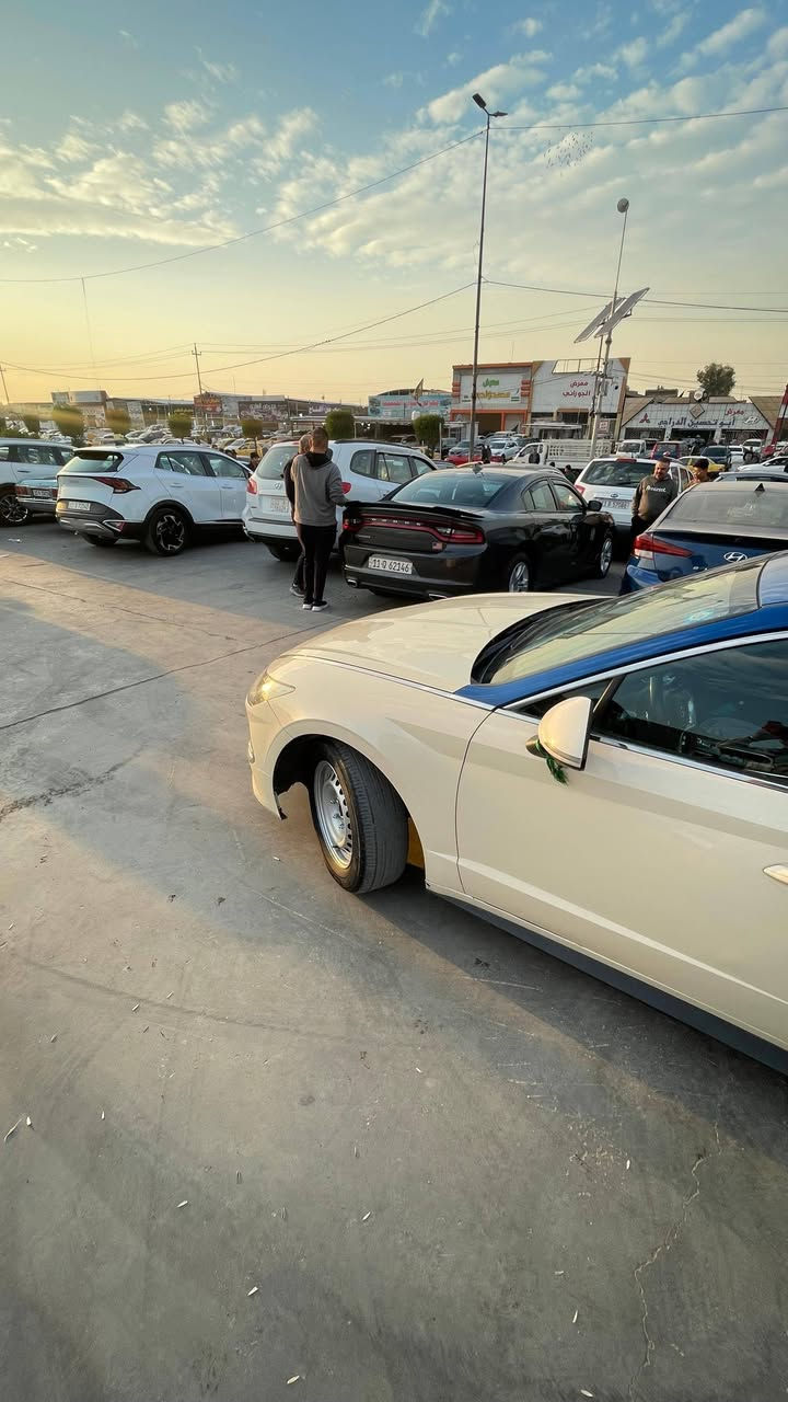 سلام عليكم سوناتا 23 كير مكينة بطاريات صدر جدد سيارة معلاية اصل 21 سيارة مابيهة حادث فقط صبق اثر ستيكر 3 قطع رقم بغداد بسمي ***********مكاني بغداد جسر ديالى
