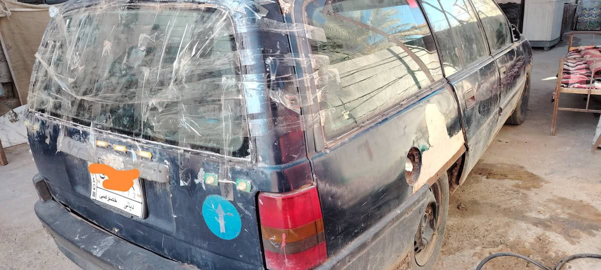 اوبل اوميكا ...گير عادي
سيارة شغالة  وبيها محرك وكير خير من الله
إبيعلك كوم حديد فقط ..مثل ما بل صور..لارقم وتحويل ولا اي شي..
مكان ديالى..هبهب 
اتصل وادلل ***********
