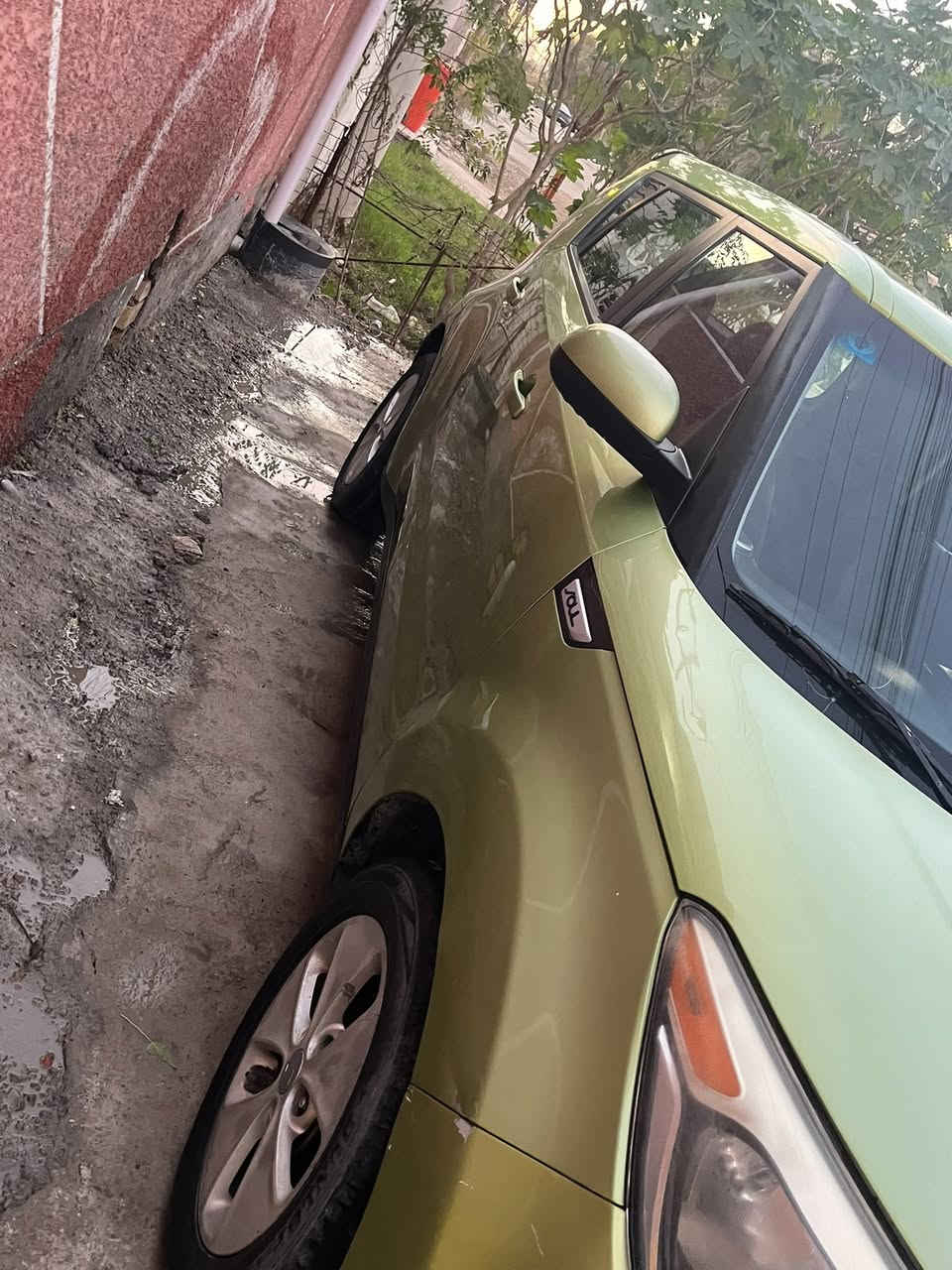 السلام عليكم للبيع كيه صول مديل 2015 شاشه كامره خفيه تحكمات صفحتين مري شفط وارد أمريكي حادث فقط جاملغ امامي ونفسه مصلح ليبل واحد السياره وجديده كل نقص ما بيهه السعر115 للاستفسار رقم الهاتف ***********
