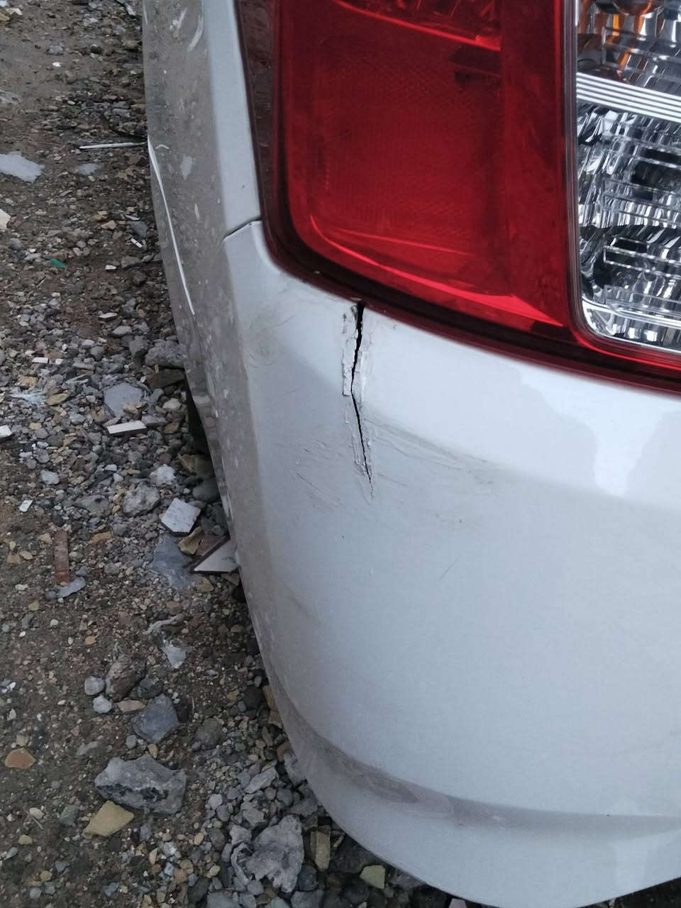 سني للبيع  مكفوله ما عدى هاي الملاحظات وماشية 53 الف موديل 2024 السعر 17 مليون وباسم شركة الجوهرة البنوك  للاتصال على الرقم ***********
