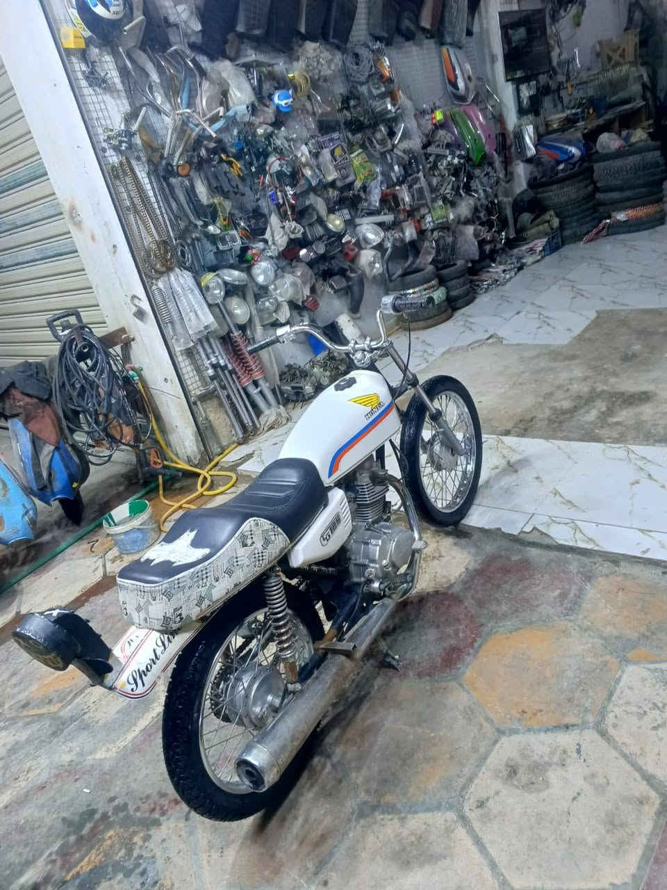 سلام عليكم منرخصت ادمن الكروب
دراجه اربع كير مديلا 20كلك 

تعمير نضيف كلش مكينه خرسة 

عوزهة شي بصيط 

بس خيال الدرجه 

السعر 375

وبيهة مجال بصيط 

العنوان كوفه 

وتساب ***********

