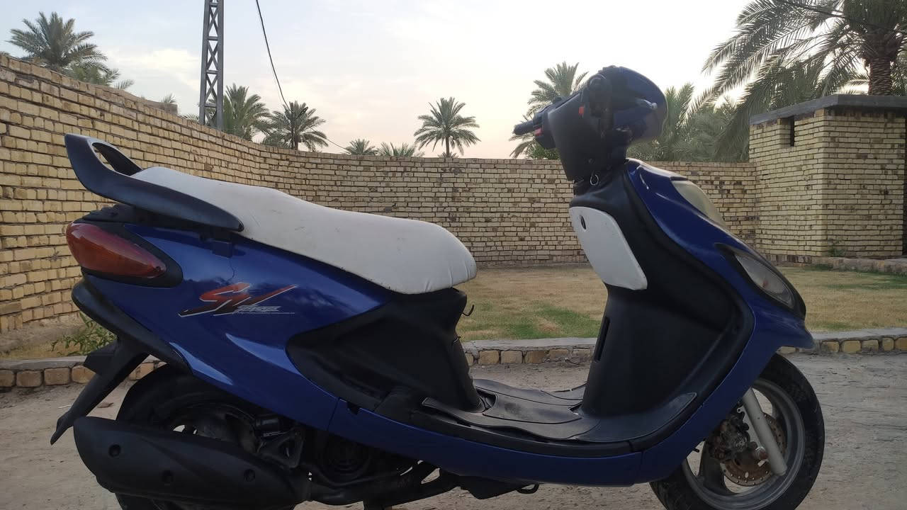 السلام عليكم متاح دراجه دولفين ياباني 
دراجه كفاله عامه كامله ماعايزه برغي 
جديده حيل مال جناي الدراجه عله ايدي 
مكينه خرسه طياره كهربائيات كامله 
السعر 430 وبيه مجال بسيط
رقم الهاتف ***********
مكاني القاسم
