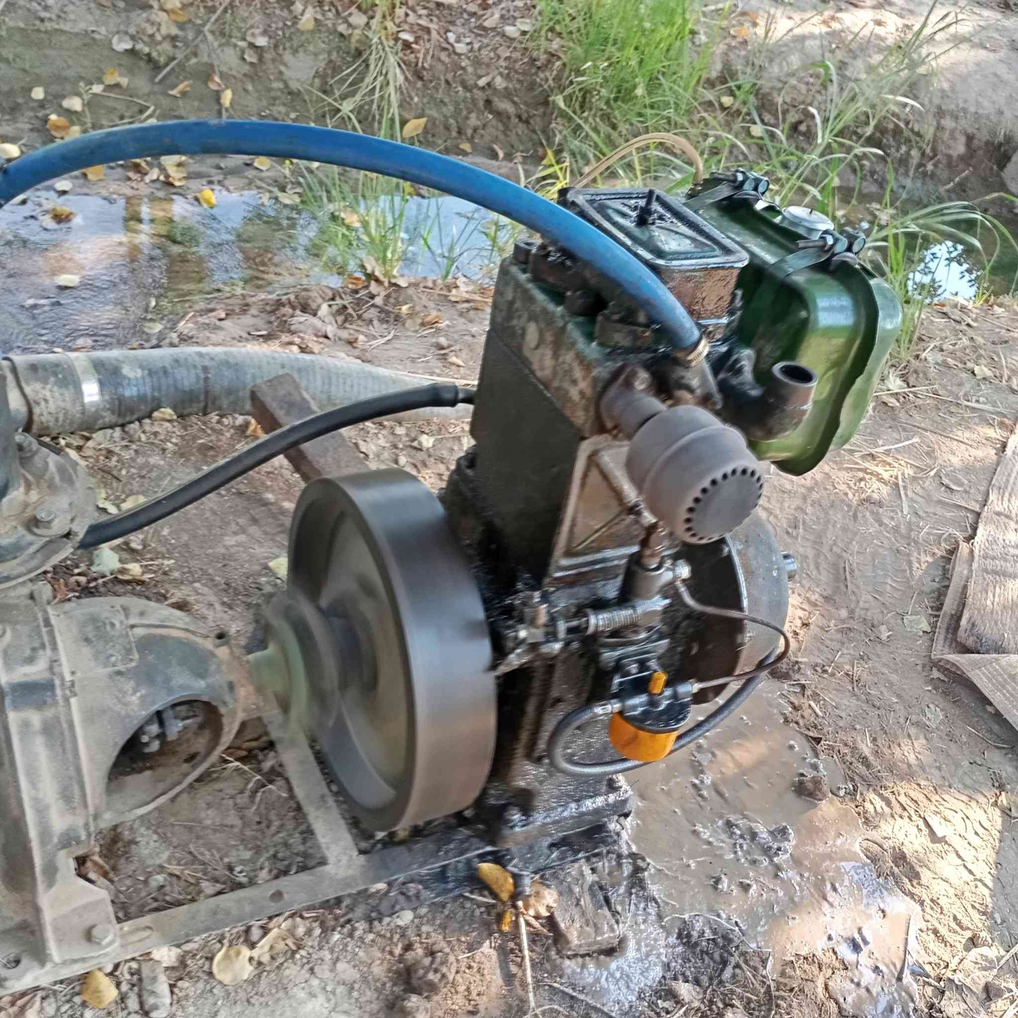 السلام عليكم ماطور كلستر للبيع شغال كامل مكمل بس تنصب وتشغل الاتصال ***********
