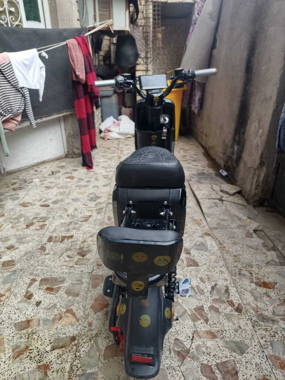 سلام عليكم دراجه للبيع R9 كهربائيات كله شغاله بي اشاير بس بطاريات ولي جدد صارلي 20يوم من اخذته شاشه شغاله شلعه تشك الشارع العنوان بغداد الشعله دوانم شارع افران الضياء السعر350 وبيها مجال للطيبين الرقم *********** متواجد واتساب
