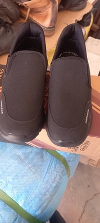 أحذية جديدة • مقاسات ٤٠-٤٥ • محل كمال