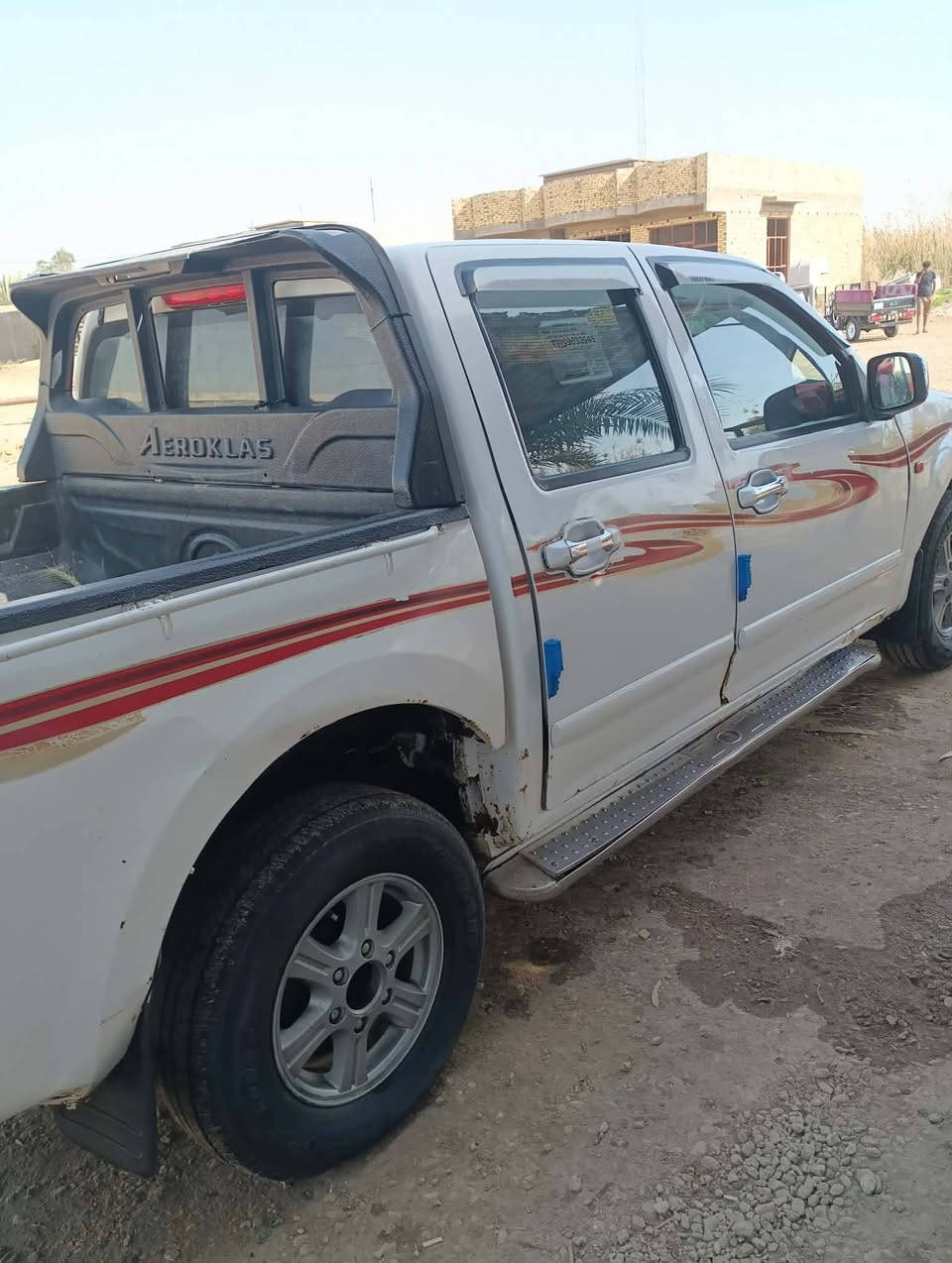 كريت ويل 2013
سيارة كاملة من كلشي 
حدادية جديدة 
مكينة كير شرط 
مداور ثاني يوم بأسم المشتري 
للتواصل 
***********
