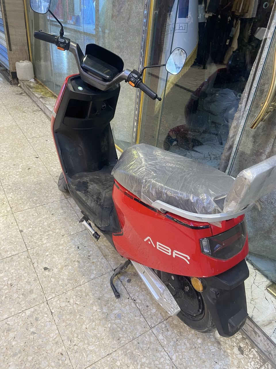 سعرها ٦٨٠ وبيها مجال قليل مكاني بغداد حي العامل رقمي 
***********
