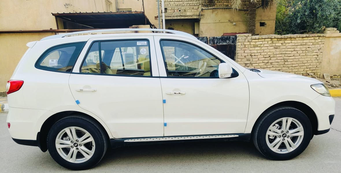 السلام عليكم  هونداي سنتافيا موديل 2011 خليجي مكفوله كفاله عامه رقم ذي قار تحويل مباشر هزه و سنويه جدد  مكينه 2400دوش مكفوله من التبخير والتنقيص مواصفات نص فول  7راكب 3قطع تبريد 5ويل كب شاشه وكامره تحكم ستيرن جهتين اشاره بل مري حاجب  بلوجكتر زينون  ثلاجه ب الجكمجه كشنات جلد  كشن السايق كهرباء سياره جاهزه تخم تاير تبريد ثلج حداديه خلفي امامي 100ب100 مكان السياره ناصريه حي التضحيه تفاصيل اكثر اتصل ***********
