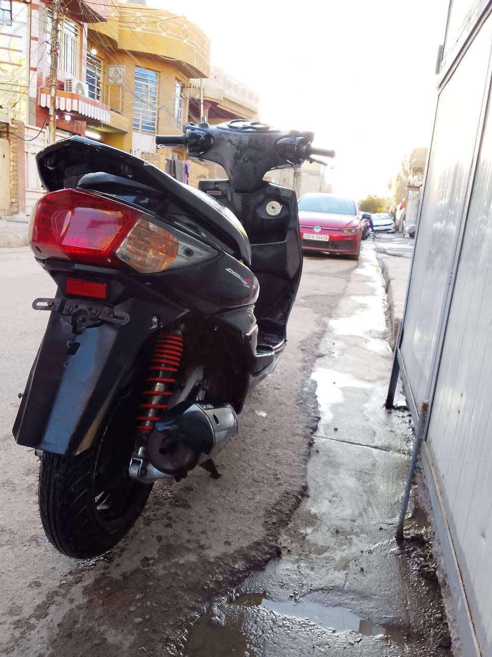 السلام عليكم دراجه سكنس فحل دراجه نضيفه ومكينته حلوه تخبل كلجات رياضي السعر 400 وبيه مجال ‏‪***********‬‏ متواجد واتساب
