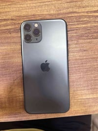 ايفون 11 برو سعر 125 الف ذاكره 256 بطاريه94  جهاز نضيف مداخل صيانه   م...