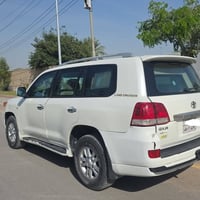 لاندكروزر درع كاز ٢٠١٩ بأسم شخصي تحويل مباشر السعر٢٣٥ قابل تفاوض 07813...