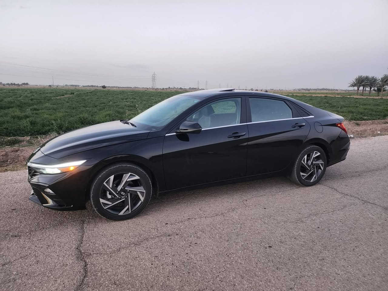 للبيع فقط سياره جديده لليدور جديد ونظيف وحادث خفيف 
النترا ٢٠٢٤ وارد امريكي
 بانزين محرك الفين دوش 
عداد مشي 5  الاف حقيقي 
مواصفاته فول 1/1 يعني شنو بالك بيه 
حادثه جاملغ وشويه من باب خلفي وباقي كفاله عامه من كلشي 
مرقم وكامل اربيل الدولي جديد تحويل مباشر ومظمون 
وسياره جديده وجاهزه مابيه اي مصرف بعده بشرط بحاله وكاله وكلشي بيه جديد
مكاني بغداد قرب علوه الرشيد يم القوس
السعر 168$ وبيه مجال 
اي استفسار عن  الاتصال بلرقم 
***********
***********
