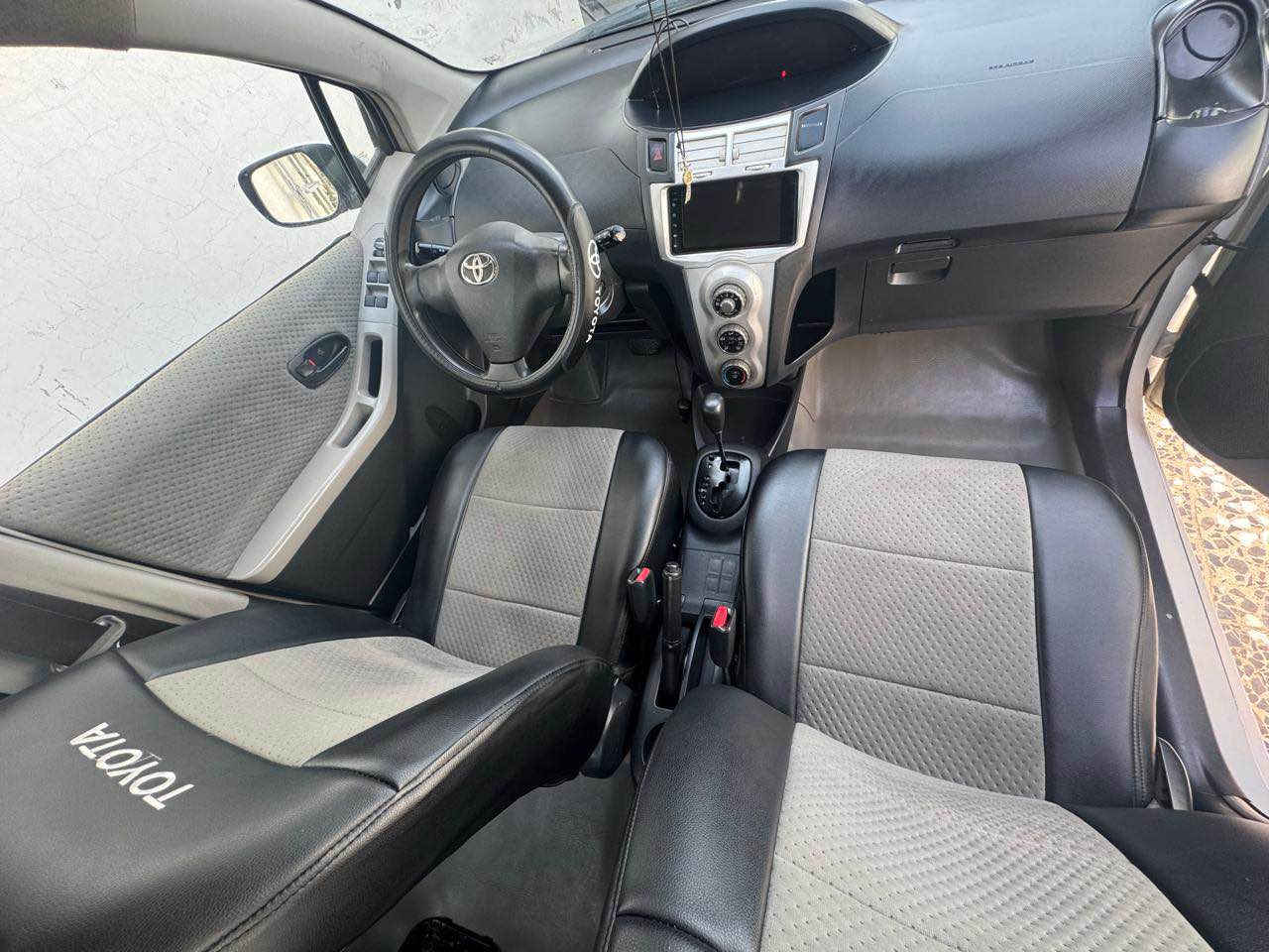 السلام عليكم تيوتا يارس للبيع 2006 وارد خليجي محرك ١٥٠٠ رقم بغداد الجديد باسمي تبريد ثلج خمسه ويل كب شاشه وكامره دوشمه جديده وارضيه جديده جلد سياره نضيفه وجاهزه  السعر ٧٦ وبيهه مجال مكاني بغداد  *********** بغداد, العراق
