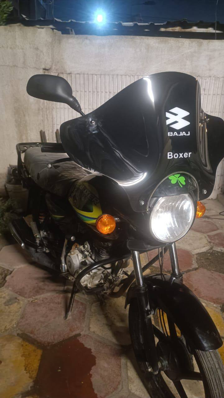 بوكسر للبيع مودل 23 
مرقمة بغداد باااسمي 
مكفولة تجي تفحص يلا تاخذ 
 قفل قفل قفل 1800
7759704446 
بدون مراوس شباب وبدون كسران 
الدراجة نضيفة وحتى مامشتغل بيها دلفري
