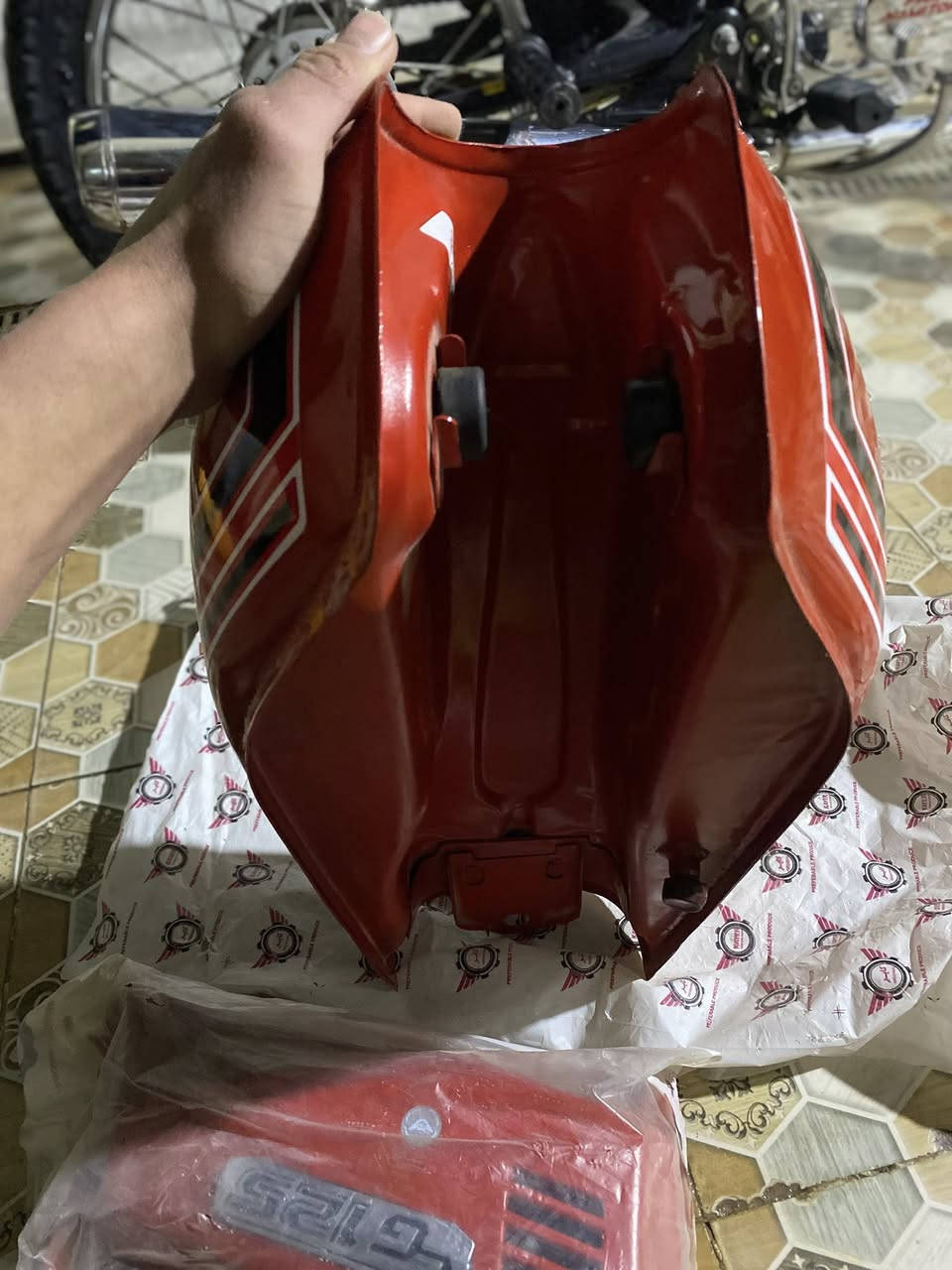 سلام عليكم
غراض نامه جوه سوك للبيع جدد ما مسخدمات ابد بعدهن ب جيس 

التانكي ينباع ب 25 ب 15 قفل

الدبلات ينباعن ب 23 ب 15 قفل 

مكاني ديوانيه عفك 

*********** 📞
