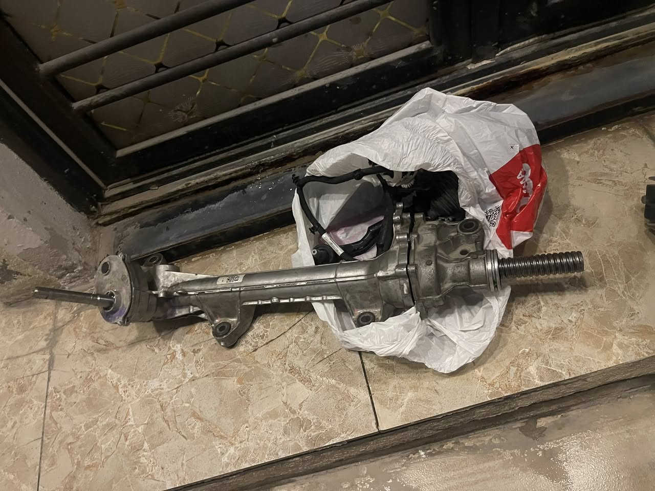 من رخصه الادمن المحترم 
سلام عليكم …. مشط ستيرن جيب من موديل 2022 الى موديل 2024 ابيعه واقع حال ماعرف شبي مابي بدون ماطور سعره مناسب جدا مكاني الغزاليه … لاتصال ***********
