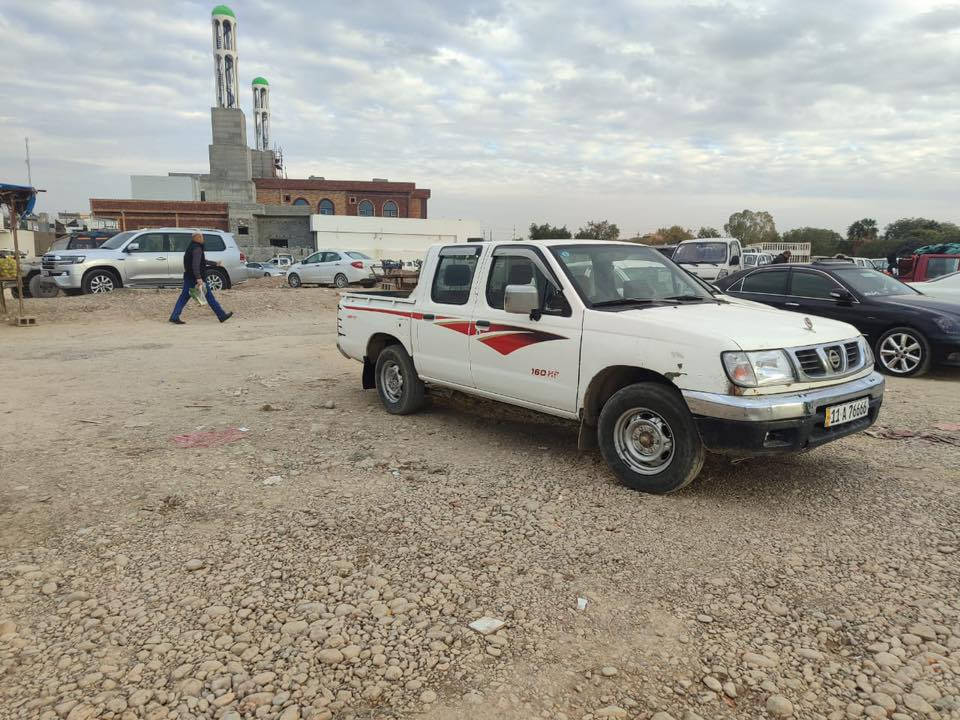 السلام عليكم للبيع نيسان دبل قماره موديل 1999 تبريد تدفه باور كله شغال داخل احمر رقم بغداد إنكليزي مميز باسمي سنويه 28 تحويل مباشر السيارة مصبوغه عام جماليه السعر 70 
مكان السيارة كلار 
للاتصال ***********
