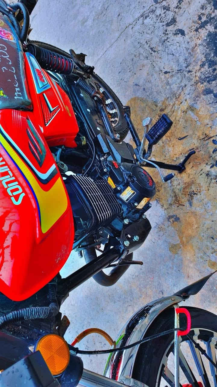 سلام عليكم
دراجه سيفان موديل 25…الون برتقالي مميز 🧡…
محركها 200 ضاغطه وزنجيل برغي ما مفتوح …
اوراقها كامله كارتونيه مدفوعه كمرك …
دشبول شغال …
العنوان ديالى شهربان
 السعر ٨٢٥ وبيه مجال …
 تكدر تراسلني عل خاص او عل رقم (***********)
