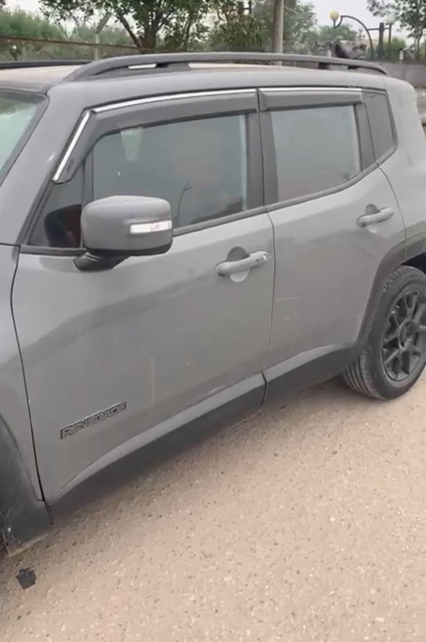 جيب رينكد 2020 محرك 2400 ماشيه 53 ميل رقم بصرة حادثها جاملغ ايمن يحتاجله صبغ ،،،
السياره كامله مكمله  السعر 122$ للتواصل ***********
