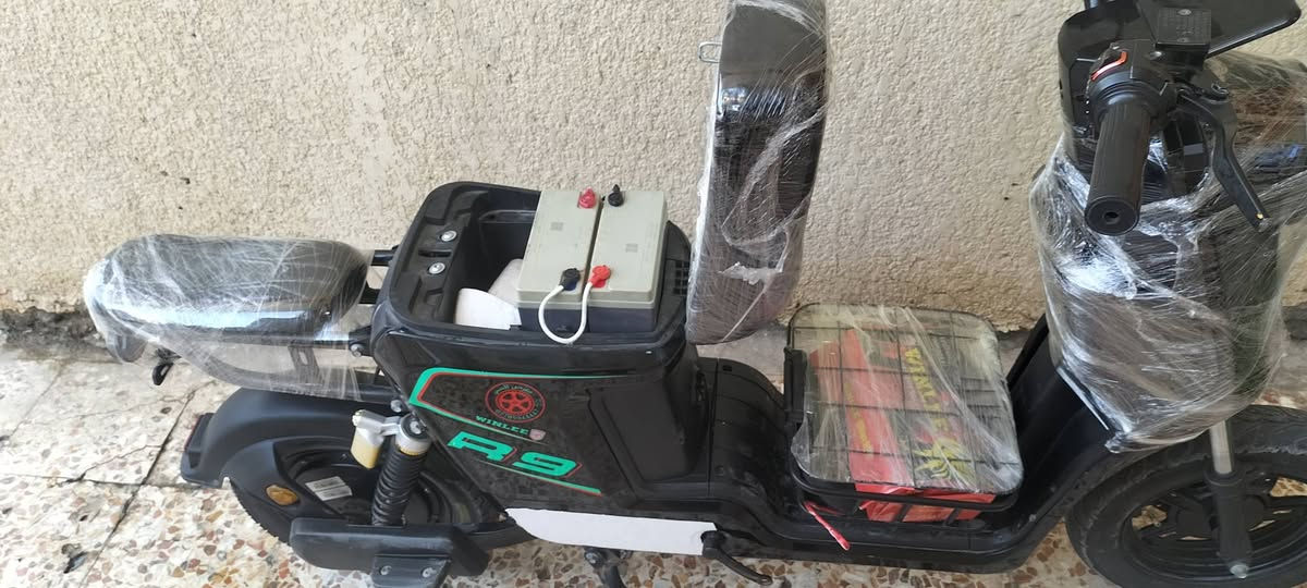 دىاجه r9 نضيفه سعرها  ٣٠٠ الف بطاريات ستوني شادهن حتا بطاريتها قديمه موجوده مديل ٢٠٢٥ كامل غراضها موجوده ماعدا شاشه مال دراجه ماتشتغل ومدكر امامي مابيها 

 بطارياتها كبار مو زغار وتاير خلفي جديد ستوني شاده
مكاني البصره القبله رقمي ***********
