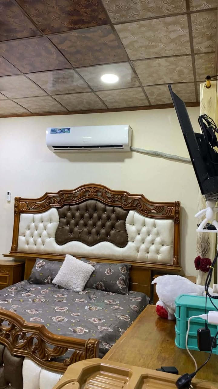غرفه للبيع. نضيفه سعر مليون وا100وبيها مجال. ***********.
