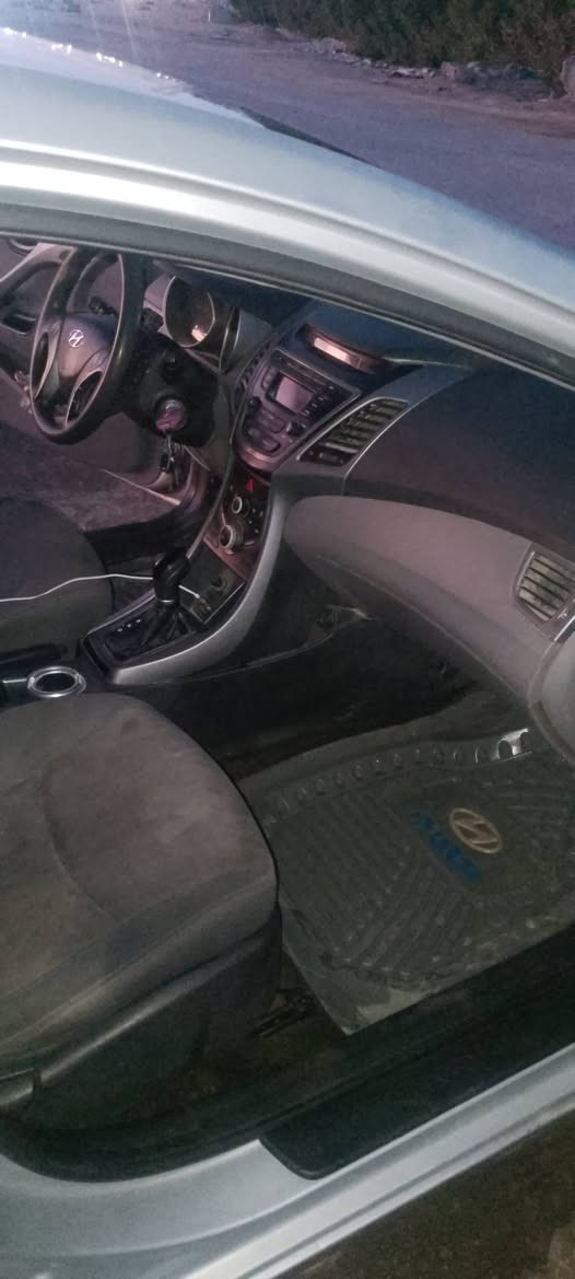 السياره بسمي مكاني بصره  النترا 15 المكينه 1600  بيه ضربه بصندوك وباب العبري امبدل  الشراي يتصل  ***********
