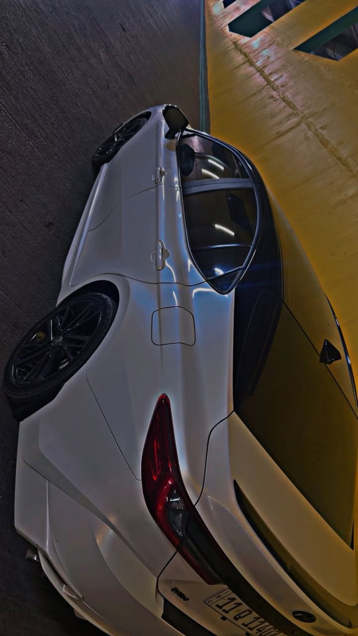 🚗 للبيع تويوتا كامري 2025 هايبرد XSE 🚗
موديل 2025
فئة XSE هايبرد
السيارة وارد/امريكي حادث فقط بنيد 
محرك 2.5 هايبرد اقتصادي جداً بالبنزين
قوة وأداء عالي مع صرفية ممتازة

🔹 اللون: ابيض مع سقف أسود (تو كلر)
🔹 الشاشات: شاشة وسطية + شاشة عدادات رقمية
🔹 مقاعد جلد رياضية
🔹 تشغيل بصمة + مفتاح ذكي
🔹 رادار، مثبت سرعة ذكي، نظام المحافظة على المسار
🔹 كاميرا، سنسرات، أنظمة أمان كاملة
🔹 تكييف أوتوماتيك مزدوج

📌 السيارة بحالة ممتازة جداً
📌 ماشية 44الف كيلو 
📌 جاهزة للفحص

💰 السعر: ______وبيها مجال 235$
📍 الموقع: __بغداد____الاعظميه
📞 للتواص:_***********
