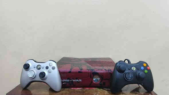 اكس بوكس 360 باندل نضيف 100% الون احمر يحتوي على جوستك اثنين ويحتوي على 148 لعبه   السعر 140 وبي مجال لطييين لتواصل والاستفسار الانتصال على الرقم ***********مكاني كركوك ويوجد توصيل لجميع المحافظات العراق
