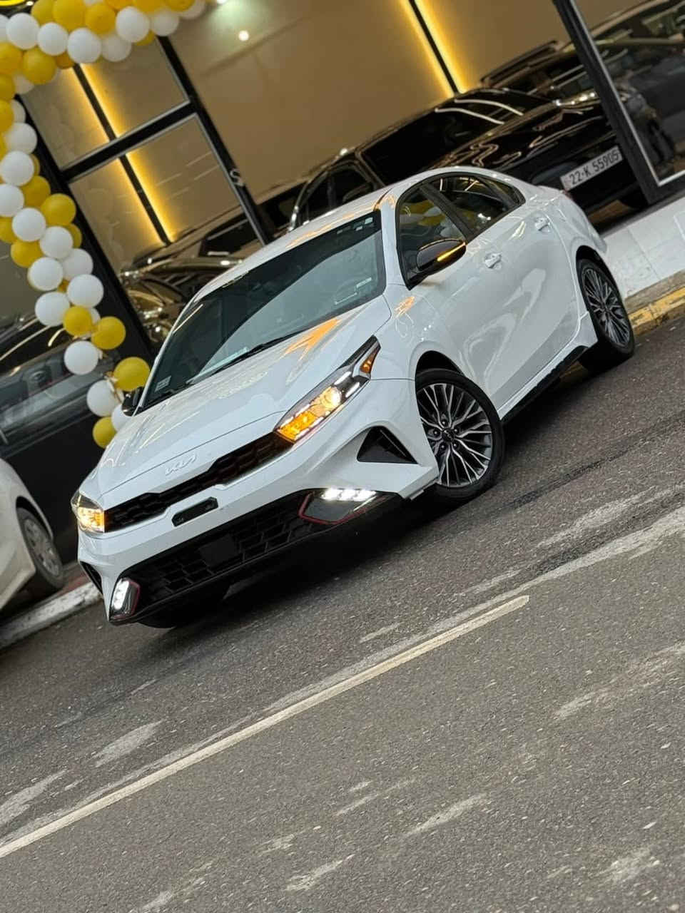 للبيع
السعر 155 وبيها مجال 
فورتي 23 جيتي لاين 
فووول من عنده سلايت 
السياره تترقم اربيل دهوك سليمانيه 
مكينه 20 دوش
الضرر بابين وجاملغ خلف بجم كبس
السياره ماشاءالله احلا من الصوره 
مكان السياره موصل الايسر معارض الجديده
معرض ركن الذهبي 
***********
***********
