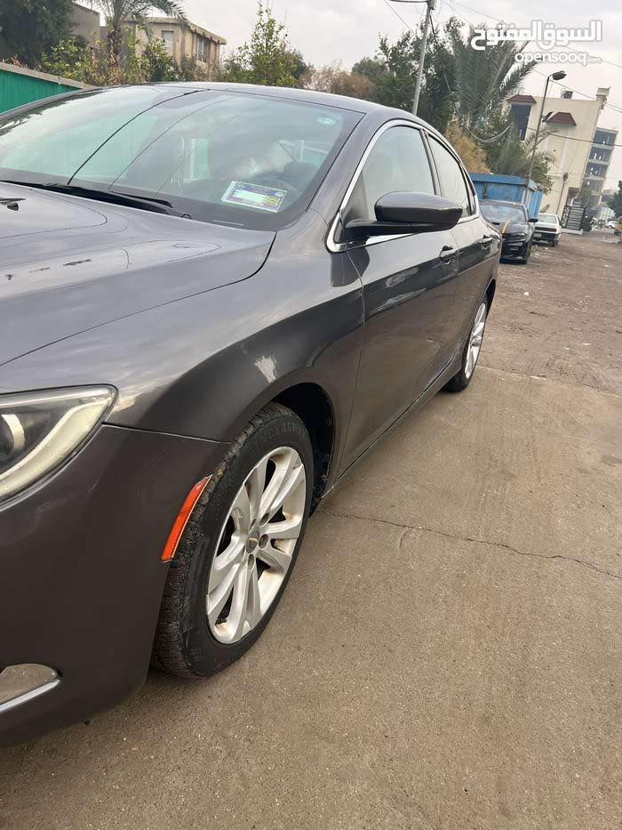 سلام عليكم  كرايسلر c200
موديل 2016 السياره ماشيه 85 الف كيلو حقيقي 
مواصفات السياره شاشه جبيره 
تدفئه كشنات امامي
نضام ترحيب عند الاقتراب 
تشغيل عن بعد 
الكير و المكينه كفاله  
شادلهة عدسات ب 450 الف 
وبقيه المواصفات معروفه 
السياره باسم شركة  شرط التحويل ثاني يوم
السياره نضيفة جدا 
السعر 115 و بي مجال للشراي 
***********
