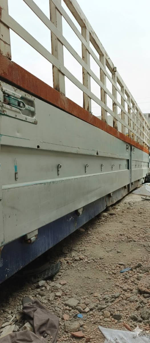 للبيع بدي اتيكو طول 7متر سعره 10$ وبي مجال قليل مكان بغداد للاتصال *********** غير متواجد على الفيس رجاءاً
