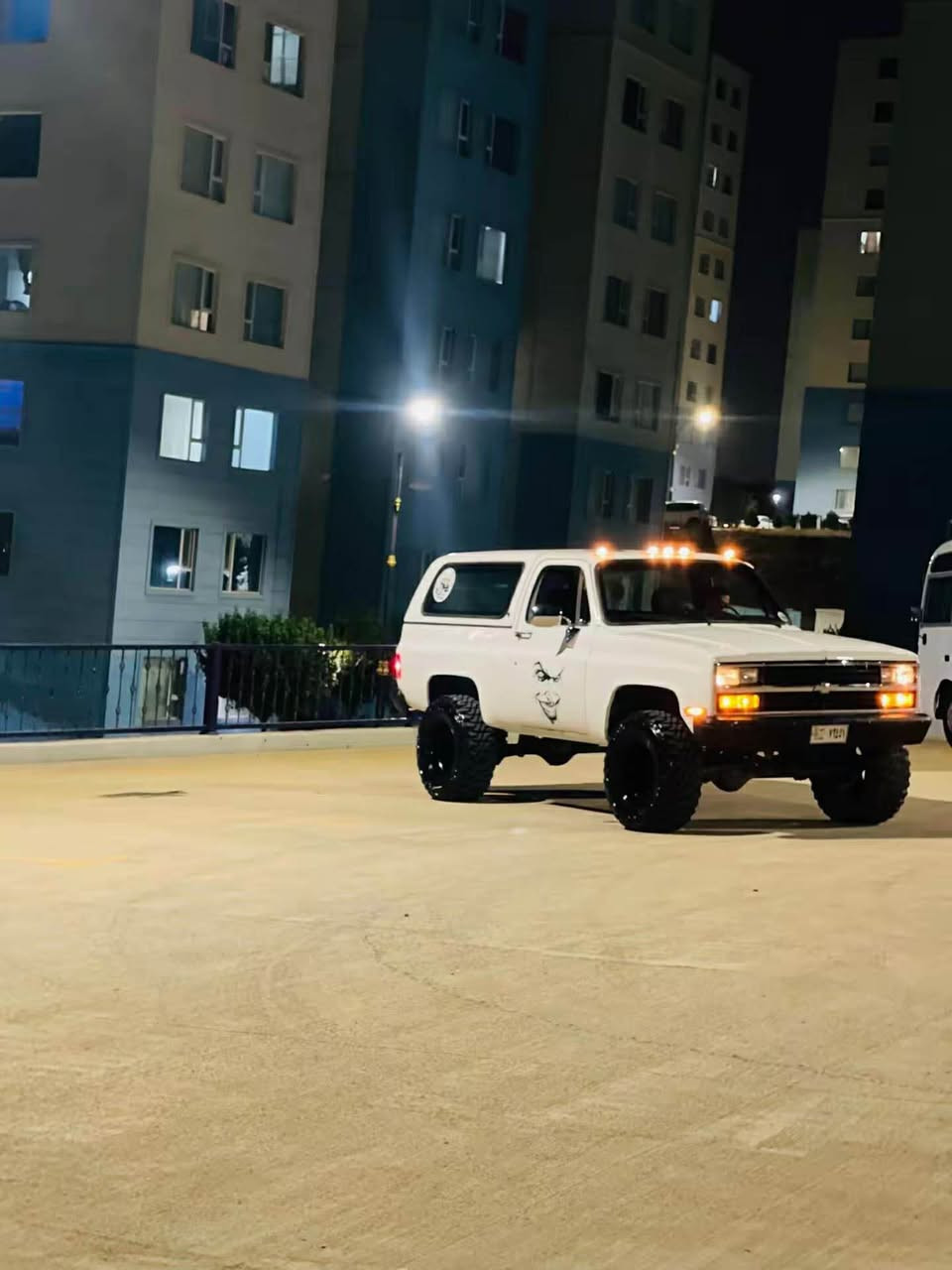 سڵاوی خوا لە هەمولایەک شۆفلێت
بلایزەر مۆدێل ١٩٨٩ مەکینە (LS 5.3) گێڕو دەبڵگێڕ پاترۆڵ ۲۰۰۲ ئەکسلی پێشوو دوای قفڵە کلاجە سەیارەکە ژێرو ئەکسل و گێڕ و دەبڵگێڕ و مەکینە بەشەرت سەیارەکە ئاڕمە هیچ کێشەی نیە سعری۷٠ گەلا مەعامەلە٠۷۷٠۱٤۷۳۲٦٤ شربازهير, السليمانية


**إذا كنت صاحب هذا الإعلان وتريد حذفه لأي سبب، رجاءا أرسل رسالة إلى الدعم الفني**