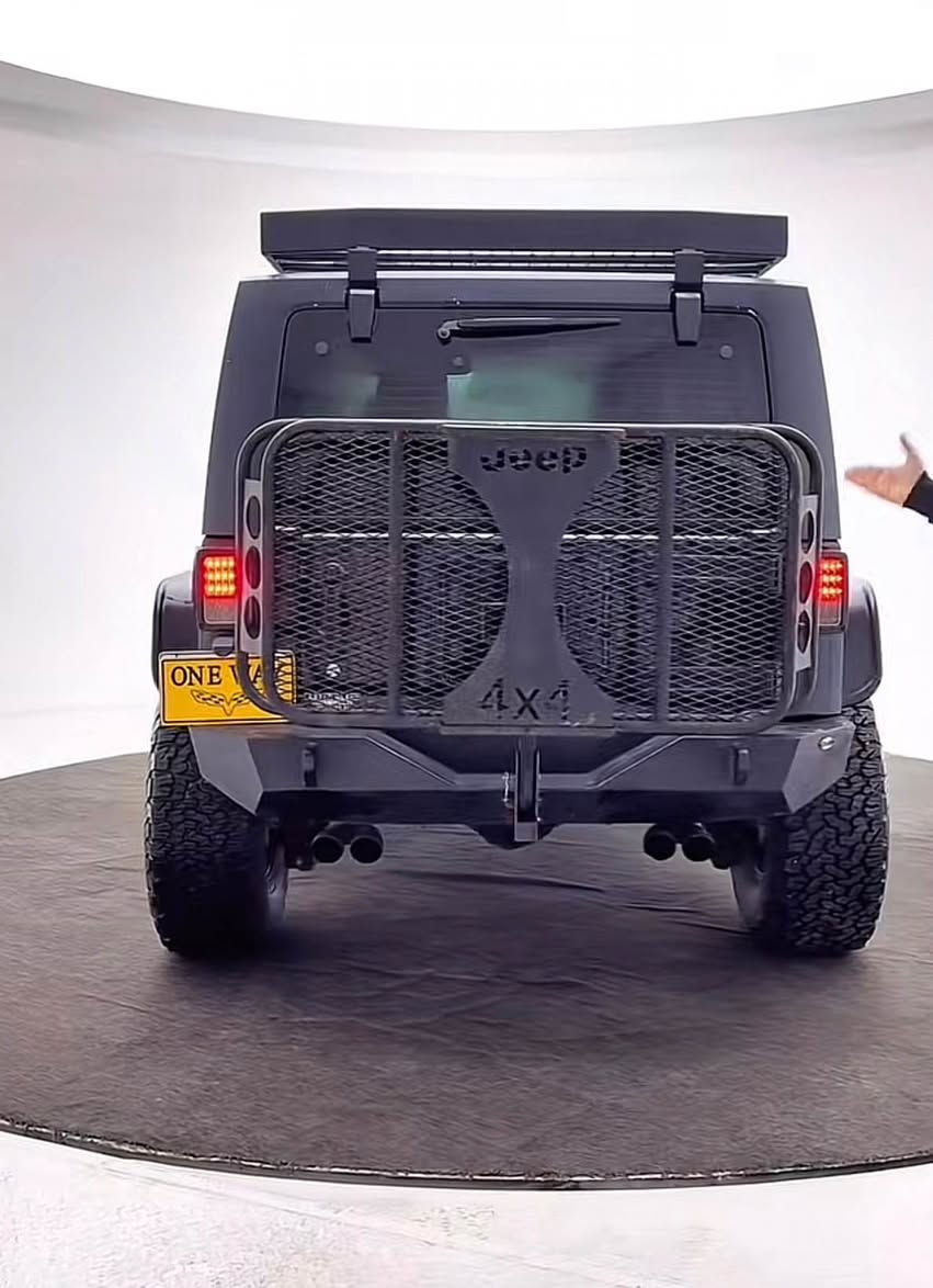 🇺🇸🇺🇸🇺🇸 Jeep Wrangler Sport  🇺🇸🇺🇸🇺🇸

‎للبيع غوريلا الامريكية 🦍

‎ السيارة سعرها جداً مناسبة بلنسبة لهل مصاريف اللي صارفين عليها يعني ما بقى شيء مصارفين عليها و نصبته يخبل و كلش حلوة و وبل عافية على اليأخذه 🙏🏻

‎للبيع فقط !!

‎موديل : 2015 
بدون صبغ
بون ارباك
‎محرك : 3600 بانزين V6 سلندر المرغوب
‎ماشية : 90 الف ميل
‎لون : اسود لماع 
‎نسبة النضافة : 100% 
رقم السيارة :سليمانية

‎سعر السيارة : 160$💰 ورقه و مجال قليل و ابلاش بلنسبة لهل مصاريف و مزدودة بلكامل 
*********** السليمانية, العراق
