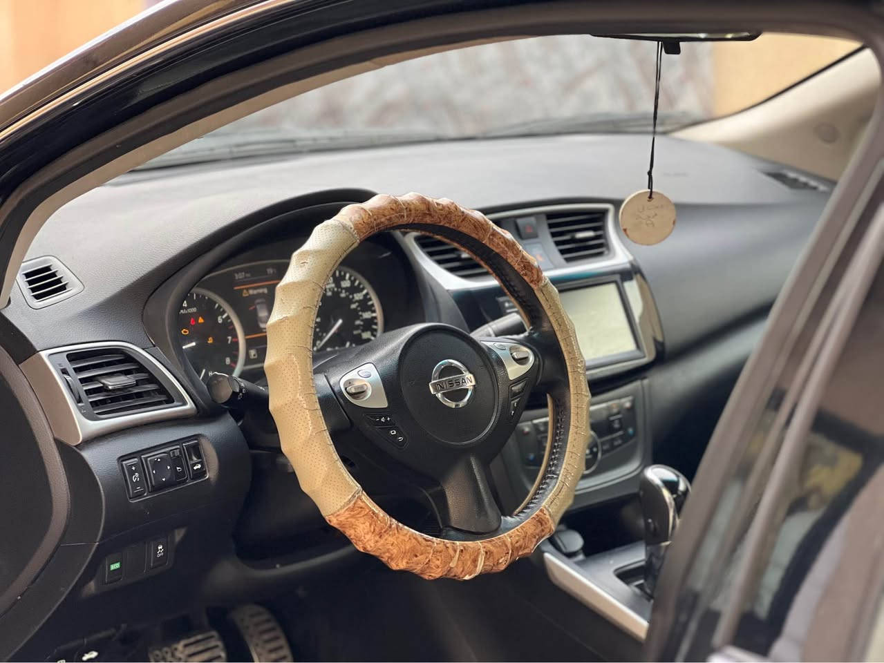 نيسان سنترا 2019 فول مواصفات رقم بغداد معوقين 
وارد أمريكي حادثها بنيد 
السياره جديده وجاهزه استخدام شخصي كير مكينه حداده تبريد كله مكفول السعر 88 وبيها مجال بصيط مكاني البصرة *********** Singapore
