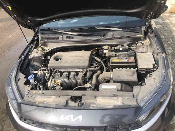 السلام عليكم 
كيا ، سيراتو للبيع 
موديل ٢٠٢٤  
اللون / رصاصي حجم المحرك / ١٦٠٠
السيارة (زيرو)  مضمومه من سنتها 
مواصفات عاديه / حساس خلفي وشاشه 
الرقم / بغداد الجديد 
مكان السيارة/ الكاظمية 
موبايل / ***********
