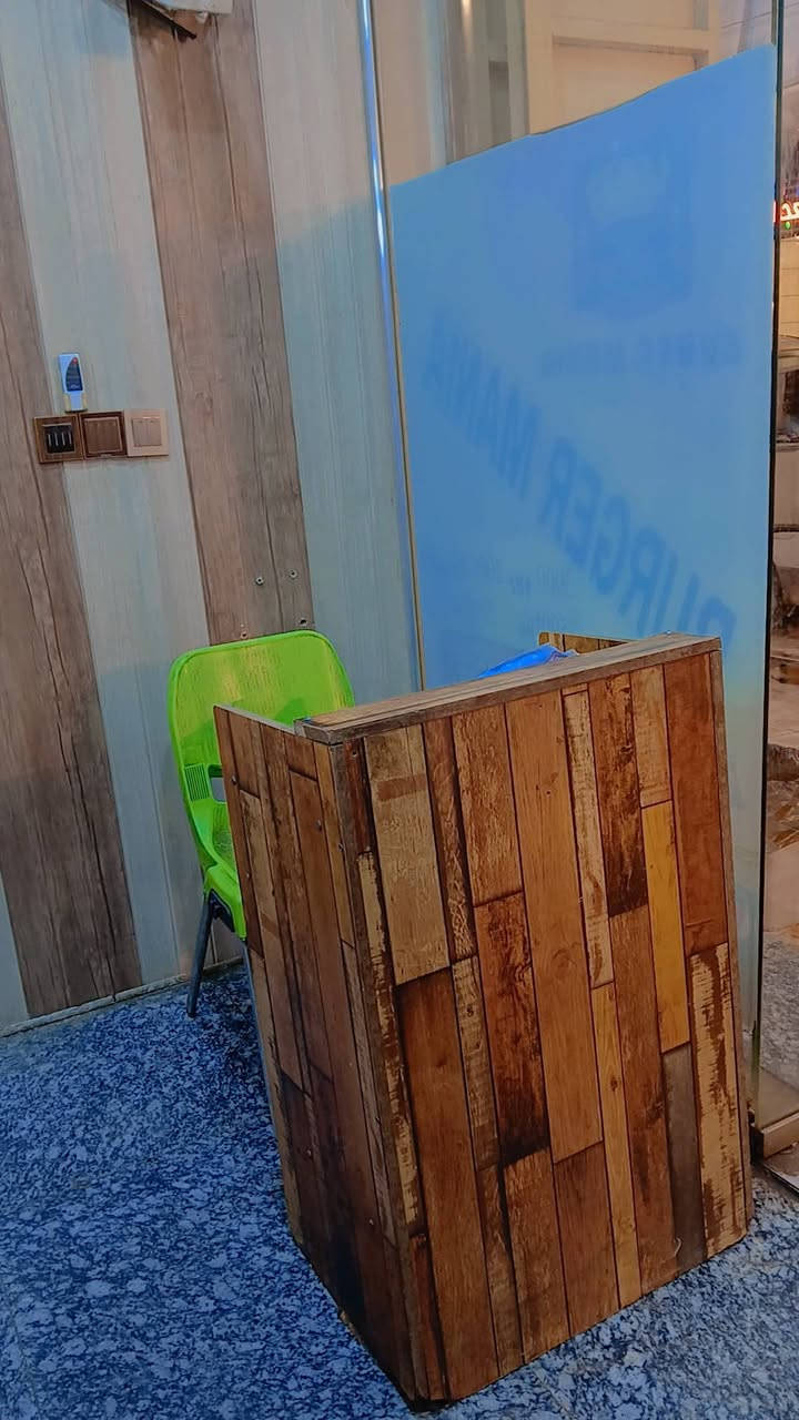 السلام عليكم 
كابسة صاج استعمال شهرين  + كاشير خشب: المكان العمارة  ميسان للتواصل ***********
