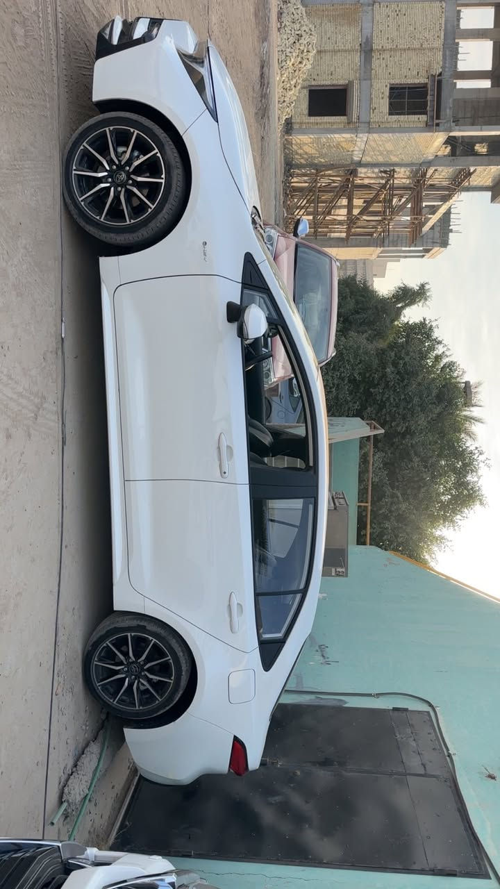 كورلا s 2024 سيارة فول مواصفات بسعر العادية
سعر السيارة 22 مليون و ٥٠٠ الف 
السيارة خليجي محرك 1800 هايبرد
كشن السايق كهرباء
كشنات جلد اصلي مو عمل عمان( اسود و خط مشمشي)
قطعتين تبريد
رادارات
شاشة دشبول الجبيره
تحكمات ستيرن
سايد بريك بصمه
سيارة نظيفه كلش ماشيه بحدود ٢٤ الف كيلو
بيها ملاحظات بسيطة 
بيها طخة بالبنيد اثر النقل  ممصلحة بس ممبينة 
موضحة باخر صورة
و ان شاء الله كفاله عامة غير الي ذكرتهن
مكان السيارة بغداد جديدة الامين

رقم تلفون 

***********
