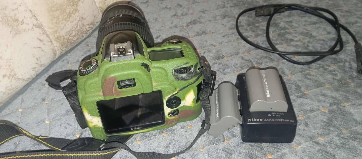 السلام عليكم كامره نيكون D90 جاهزه مع ملحقاتها 
شاحنة دبل بطارية 🔋 حزام كتف عدسات عدد2 
السعر 300 وبيها مجال للستفسار :***********
المكان واسط النعمانية
