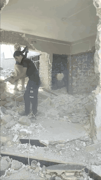 مستعدين للهدم والترميم كافه المنازل والعقار
قلع (كاشي)  (قشط جدار)  نقل( وتصعيد مواد) قص اشجار (صبة ارضيه) كادر ممتاز على مدار 24ساعه نعمل  داخل وخارج الموصل 
***********
***********
