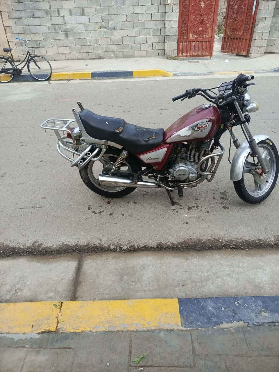 السلام عليكم ماطور دايلم ابتر شغال كهربايات كامله نقص باتري السعر 350 وبي مجال بسيط حك الجيه ***********
