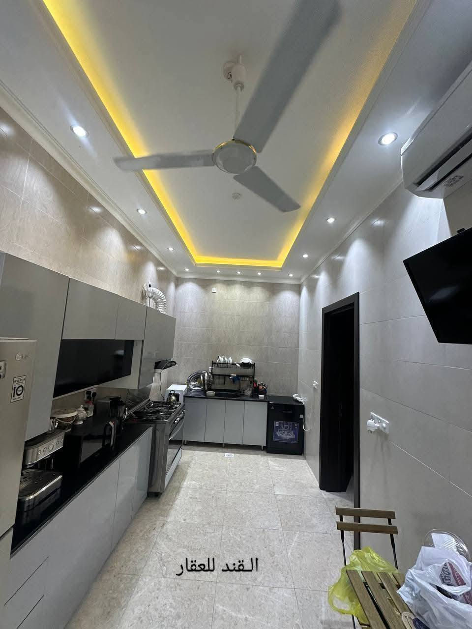 دار حديث للبيع #الـجـمـعية 
قرب صيدلية #مـّرحـبـا 
المساحة/140م 
الواجهة/7م 

يحتوي على 3 غرف نوم وباقي الملحقات 
 
#مكتـــب  #الــقنـد_لــلـعـقـار 
☎️

***********
***********

📍مـــوقـــعـــــنـــــا :
شـــارع الكــرامـة المــشــجــر - مـجـــاور الــــســرور
