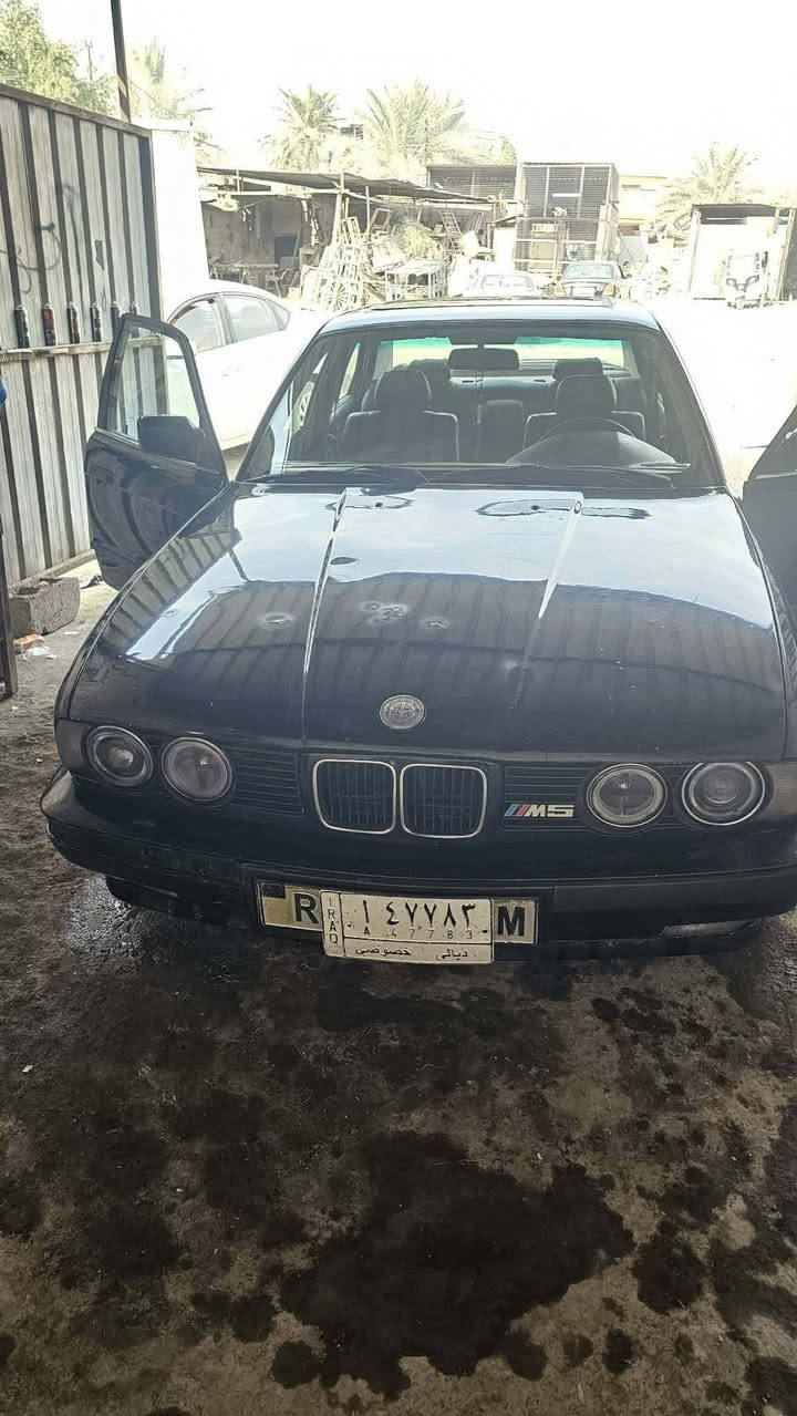 السلام عليكم سياره  BWM للبيع
موديل 92 رقم ديالى
الون اسود
محرك مسكر فانوص 525
كير عادي مكفولات محرك وكير
تبريد ثلج
تتفئه شغاله
فتحة قماره
تخم تاير جديد
الداخل جلد كشنات
بطاين جلد جديد
سياره خير من الله
كهربائيات كلهة شغاله

سعر 42 وبيهة مجال

رقم الهاتف *********** 
عنوان ديالى بعقوبه
