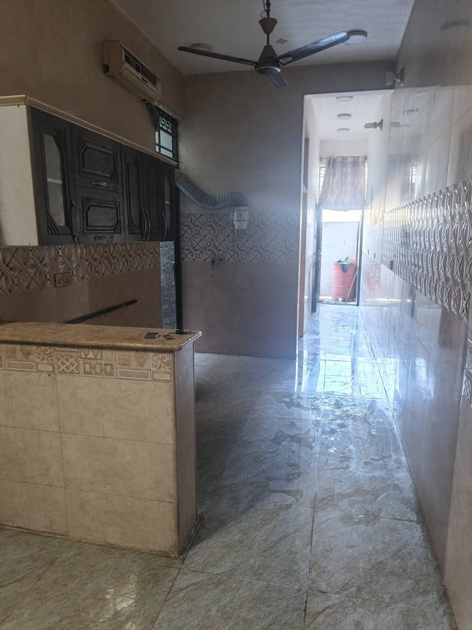 دار لبيع
مساحه ١٠٠متر طابق واحد 
موقع حي الجامعة المراجعه 
على الرقم ***********
