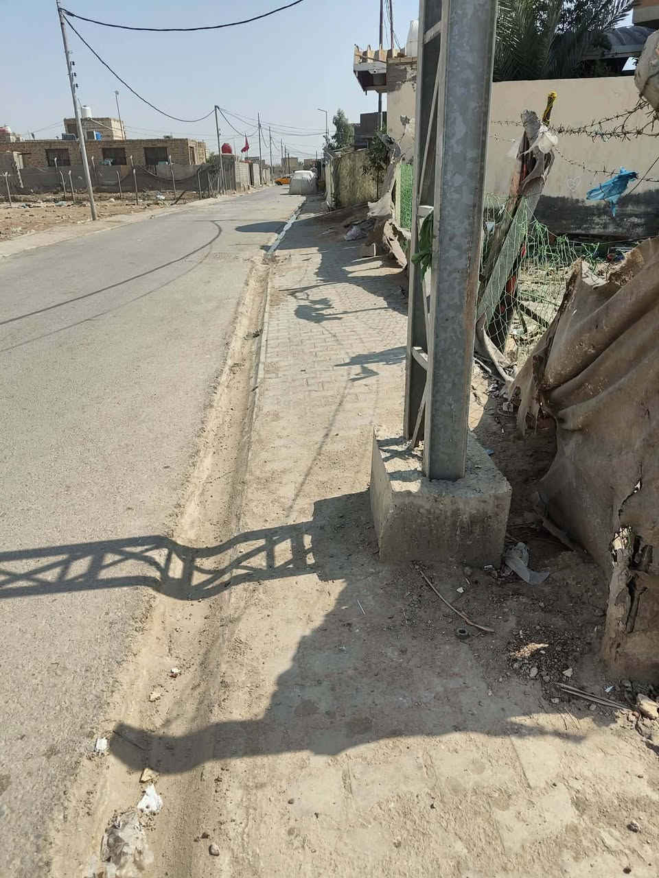 عرصه 300 متر واجه 12 نزال 25 تبعد عن الشارع العام 200 متر الى 250 .كافة الخدمات ماي مجاري تبليط كيبل ضوئي 
الموقع حي الامين الثانيه مجاور لشارع الساده الفؤادين
موقع مميز كيلوين عن جامعة القادسيه علما العرصه بأسمي مداور مباشر 
الرقم للاستفسار 
***********
