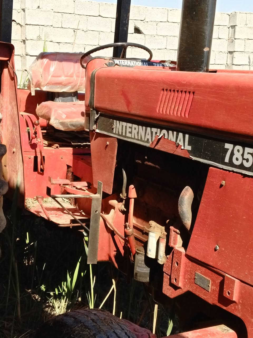 مكينة انتر نشنال رقم وسنوية سنوية ساقطة صاحبها موجود ومستعد للتحويل المكينة جاهزة كهربائيات محرك گير اكسل باور تايرات نص عمر هيدروليك جيد باتري جديد راديتر جديدة حماوة صفر كلج جديد السعر خمسة مليون رقمي ***********
