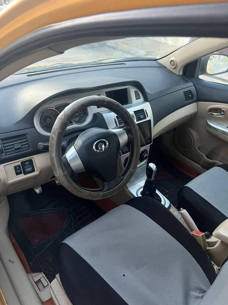 سلام عليكم
كريت ويل 2011 رقم بغداد أجرة مشروع وطني 
لغاية 2029 دفتر بانزين محرك بلادي شرط تبريد وتدفئة
سيارة كلين مكفوله اي نقص ما بيها  مكاني كركوك 
سعر 54
للاستفسار ***********
