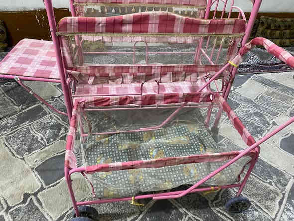 سلام عليكم 
چربايه طفل جديده وا عربانه طفل ما مستخدمات للبيع با 35 الف العنوان نجف الاشرف حي المكرمه رقمي ***********
